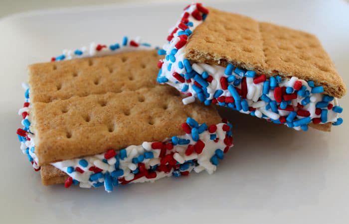 Five-Minute 4th of July Treats graham cracker treats