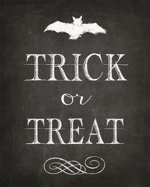 Chalkboard Halloween Printables are cute and simple decor for your home!