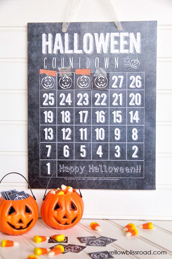 Chalkboard Halloween Printables are cute and simple decor for your home!