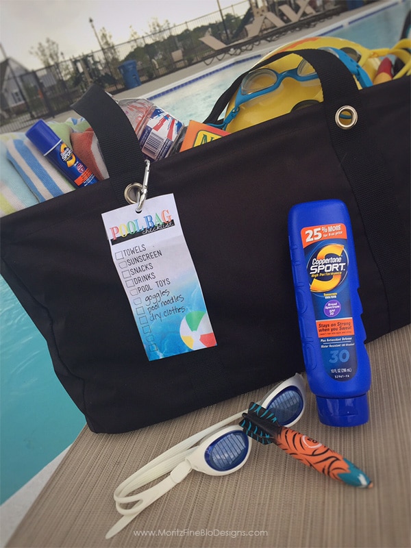 Always forgetting something on your way out the door to the pool? Attach this printable pool bag checklist tag to your pool bag and never forget a thing!