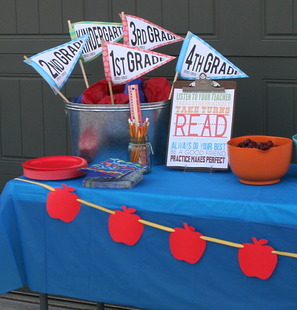 Snap a quick photo of your kid's first day of school using these Back to School Photo Signs to mark what grade they are in.