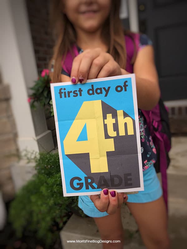 Snap a quick photo of your kid's first day of school using these Back to School Photo Signs to mark what grade they are in.