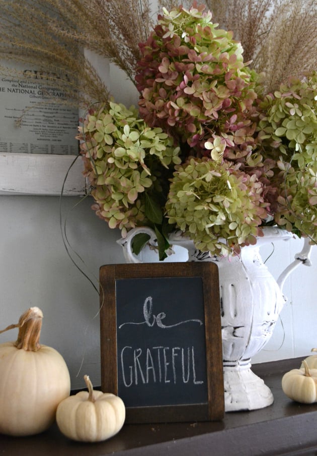 Are you ready to decorate for fall but have a tight budget? Try one of these budget-friendly simple DIY Fall Mantle Ideas. Easy enough for anyone to do.