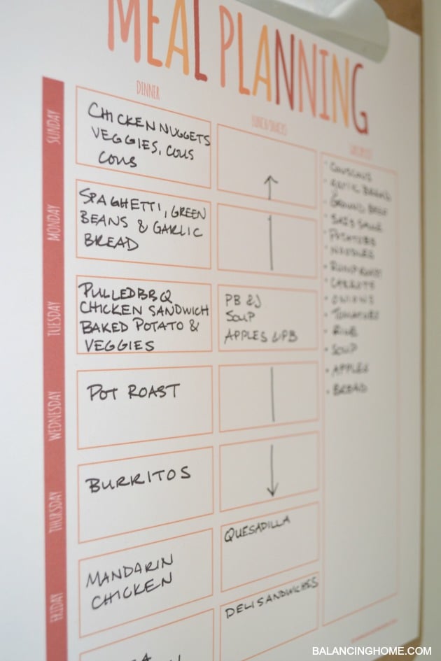 Stop panicking at 3pm everyday when you don't know what to make for dinner! Grab one of these Free Printable Menu Planners, spend 10 min. and plan dinner for the week! Your entire week will run more smoothly...and you can avoid the drive-thru.