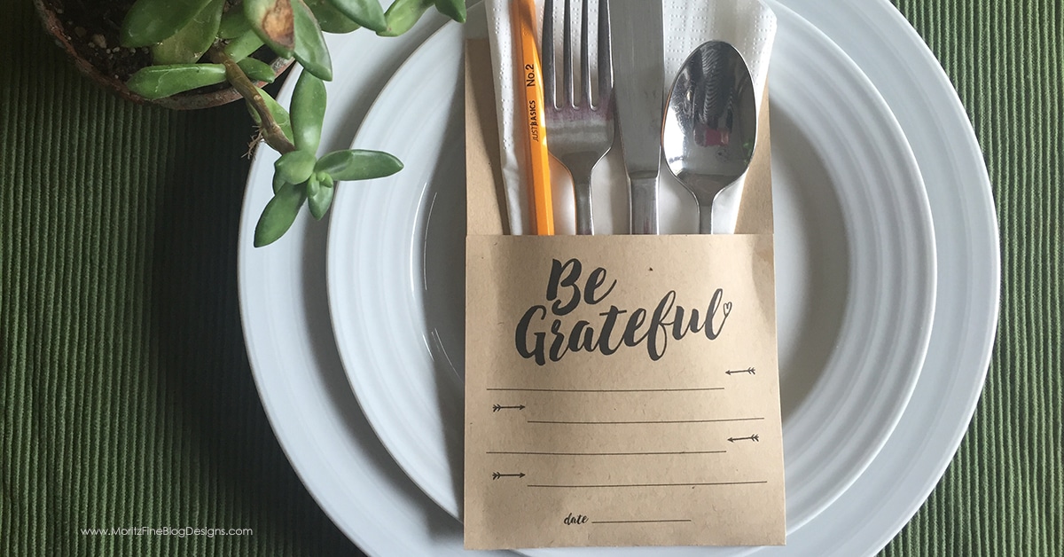 thanksgiving-utensil-holder-free-printable-silverware-holder