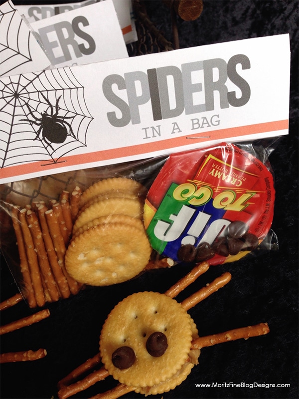 Want to make lunch fun for your kids this October? Create a few of these super easy Halloween Lunchbox Treats to stick in their lunches!