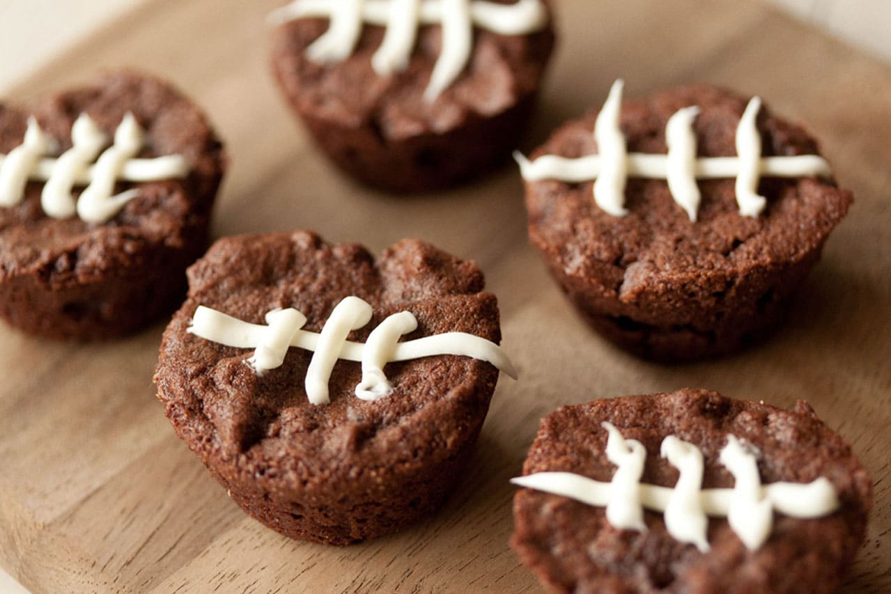 Hosting a Super Bowl party or at least attending one? You will love this list of 12 Recipes for Super Bowl & Football Parties.