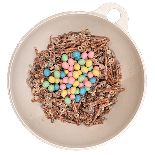 In less than 5 minutes you can whip up this Easter Snack Mix, aka Bunny Munch!! A great treat for all guests, young and old, at your party.