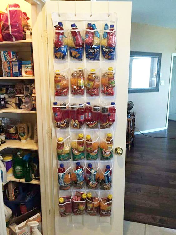 Avoid the kitchen whirlwind of activity with kids coming, going and making a mess by organizing the fridge and pantry with these easy kid snack organizers