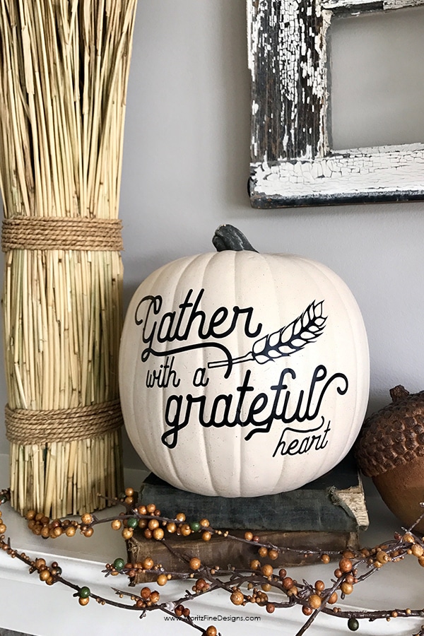 25 No-Carve Pumpkin Decorating Ideas | Simple & Creative Pumpkin Decor | fall pumpkin DIY | Tips and trick to decorating pumpkins