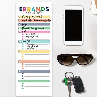 Never forget another stop on your errand run! Grab this free Errands Checklist Printable to make a list of all your stops and things to grab!